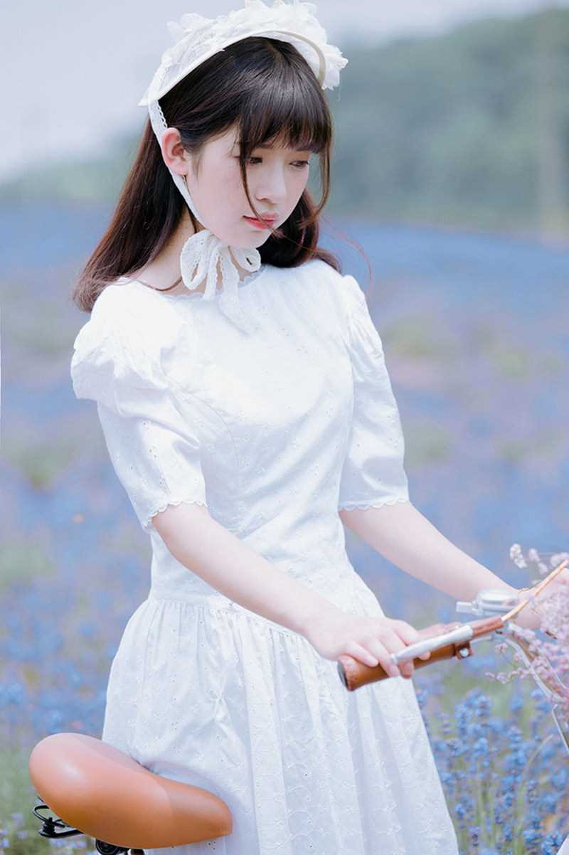 最新90后性感酥胸篮球宝贝私房诱人壁纸